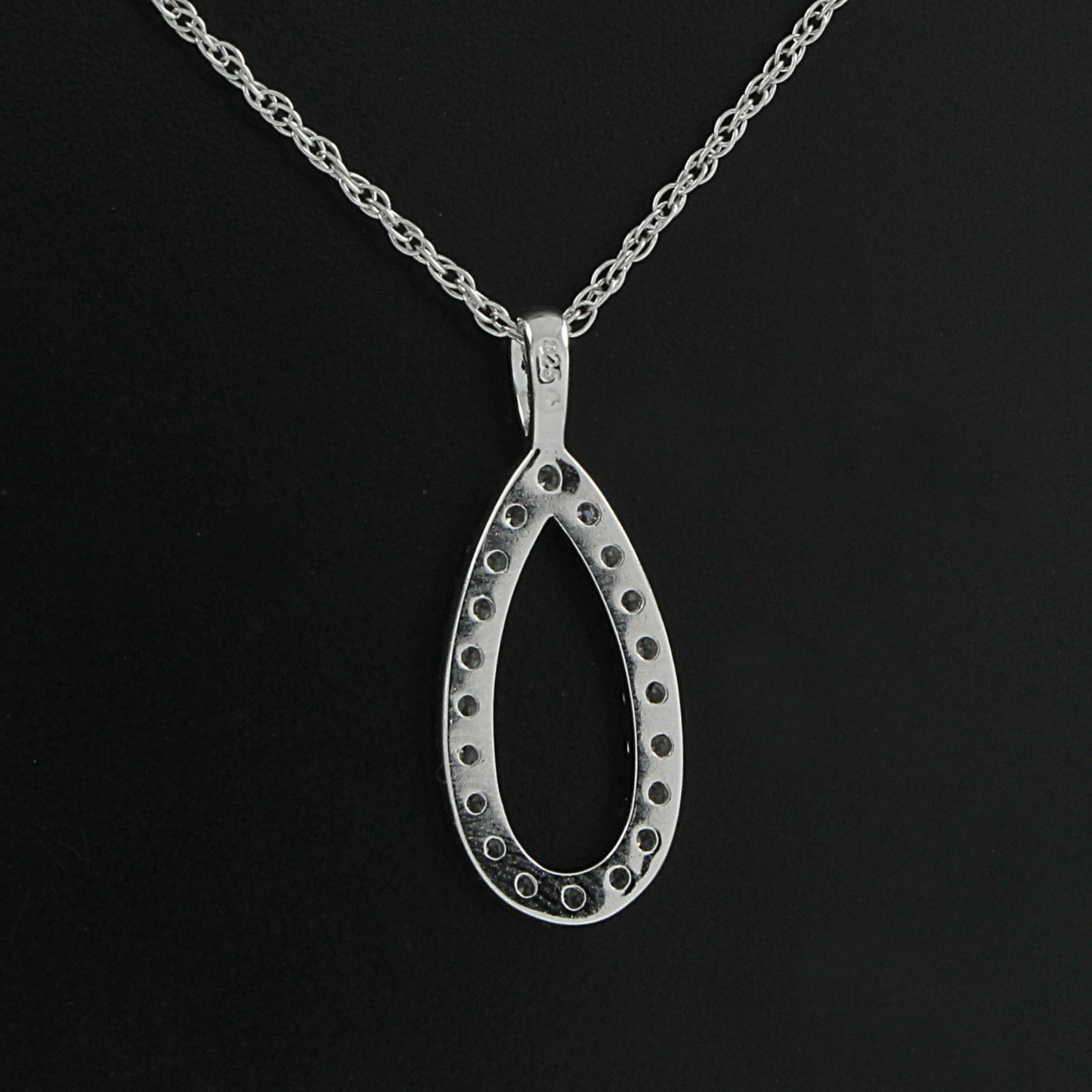 0.50 Ct Round Cut Simulated Diamond Pear Style Pendant With 18″ Chain