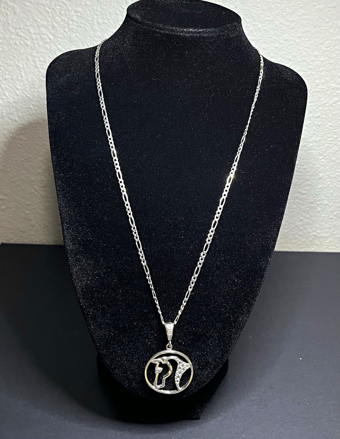 Silver Tone Curb Link Chain Necklace Round Animal Charm Pendant Lobster 24 in