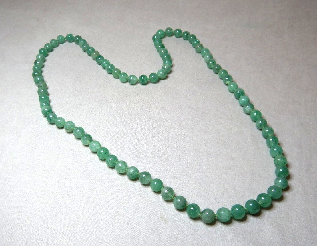 VINTAGE CHINESE KNOTTED JADE BEADED NECKLACE 77.5cm LONG 4120