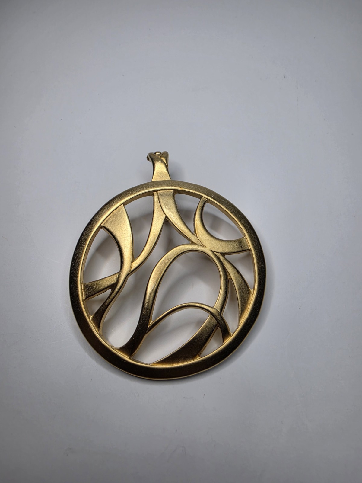 Premier Designs Pizazz Pendant Gold Tone Swirl Design