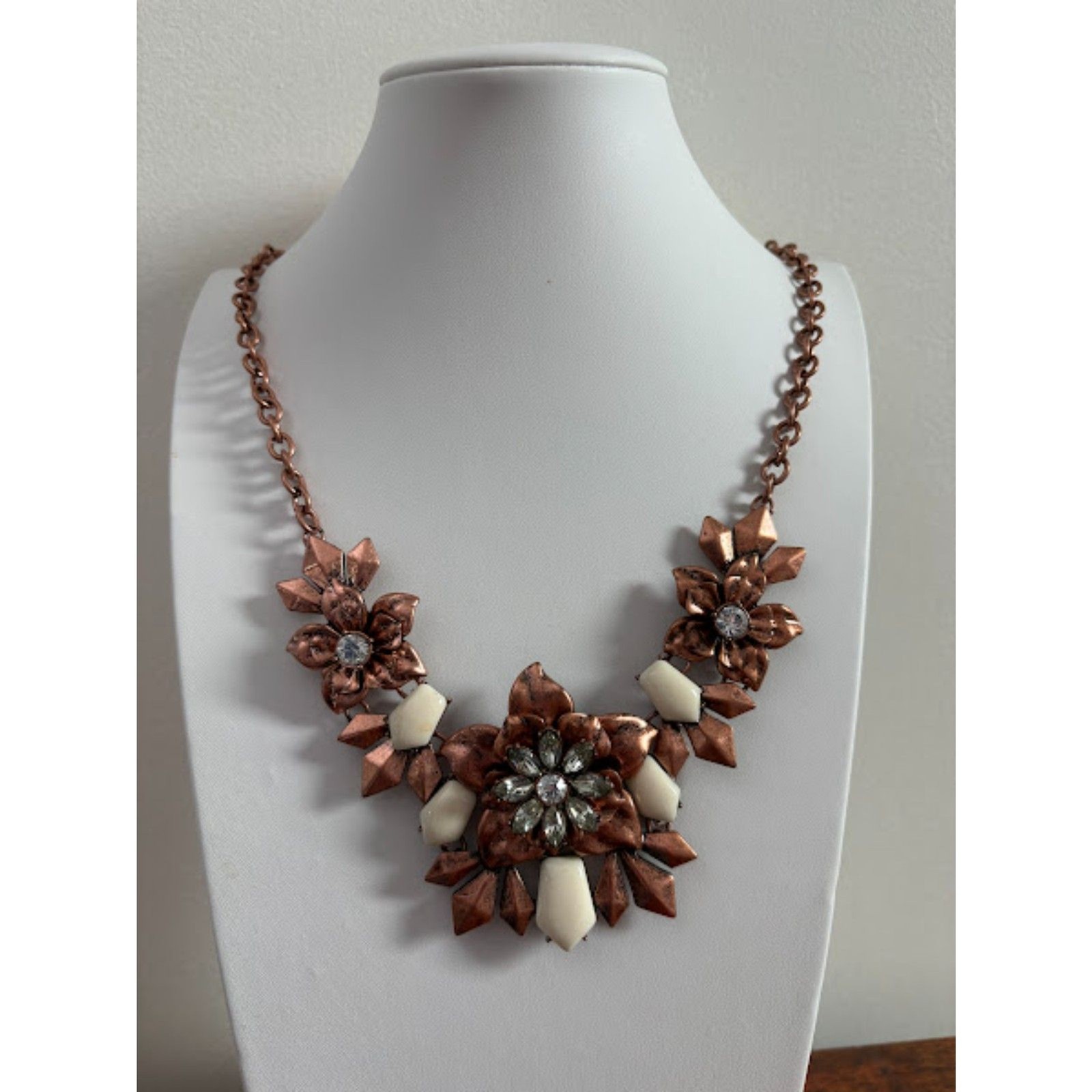 Copper Floral Rhinestones Necklace