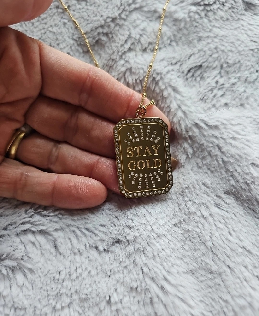 Stay gold necklace women