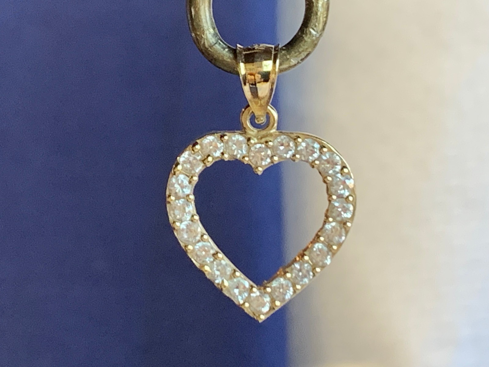 10K Yellow Gold Heart Pendant 1.44g Fine Jewelry Clear Color Stones Charm *READ*