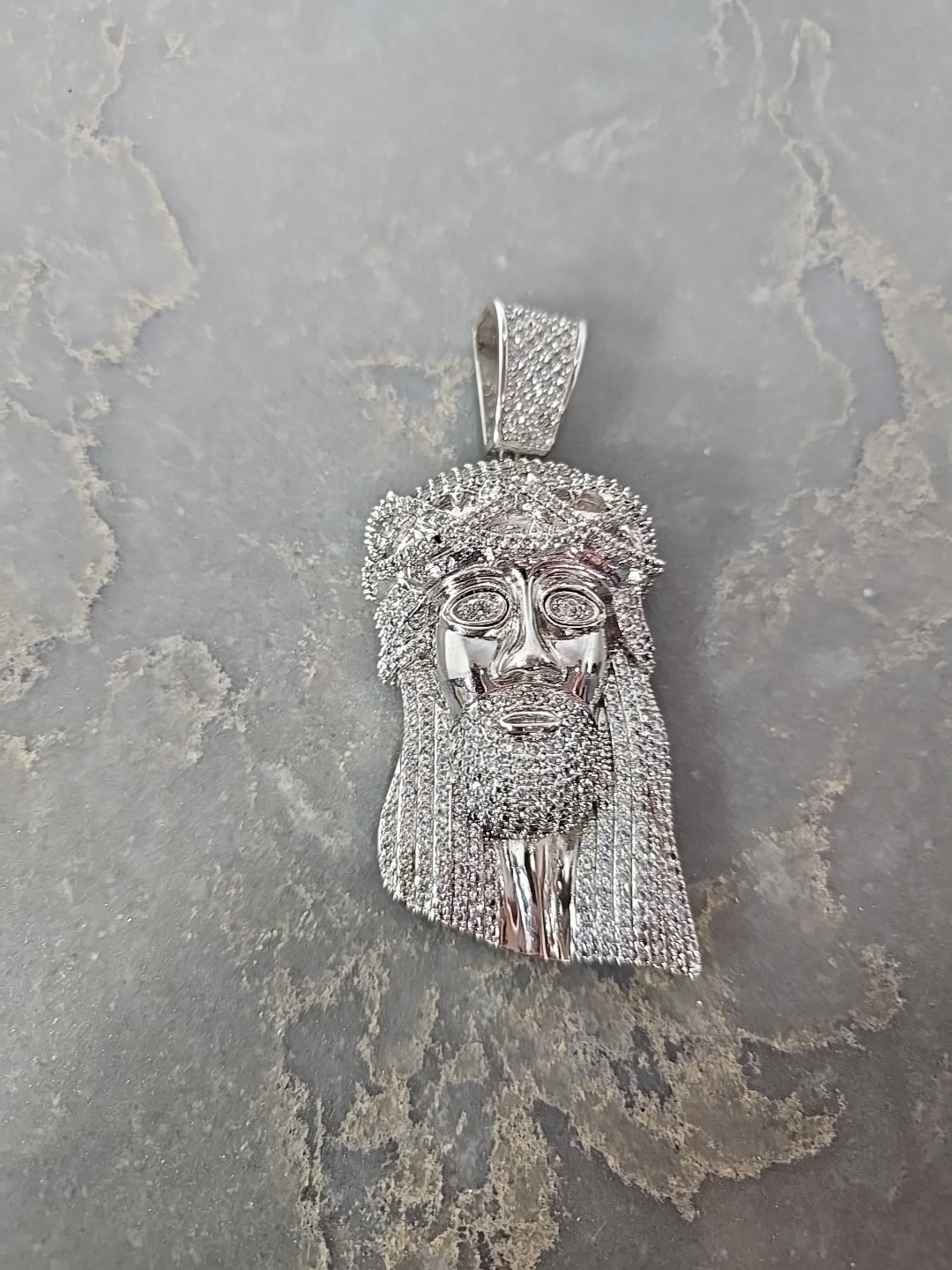 NIV’S BLING Hip Hop Iced Out Large Jesus Pendant In White Shiny Gold Plate 3.75″