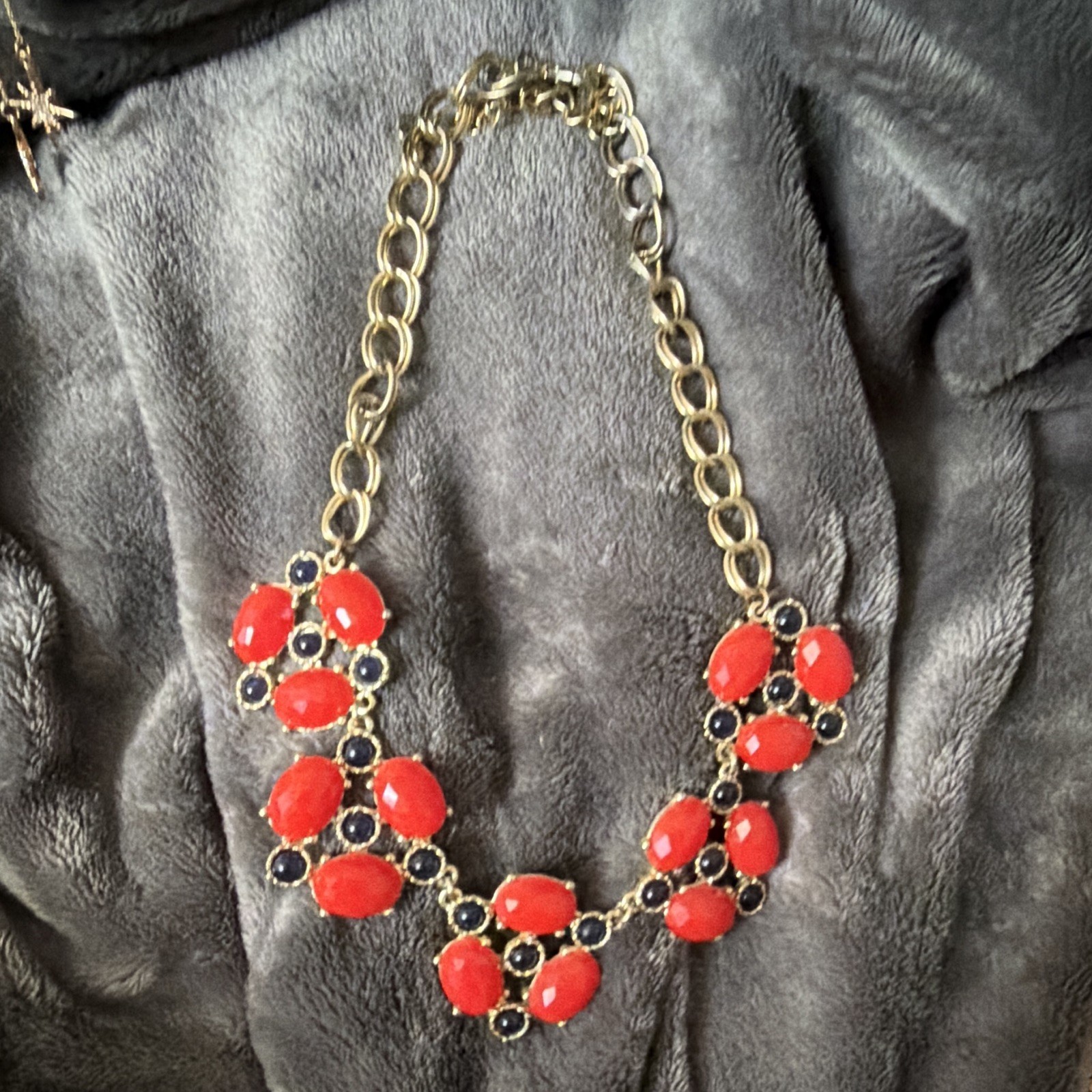 Gold Tone Oval Link Statement Chain Necklace Red Oval Stones Blue Accents
