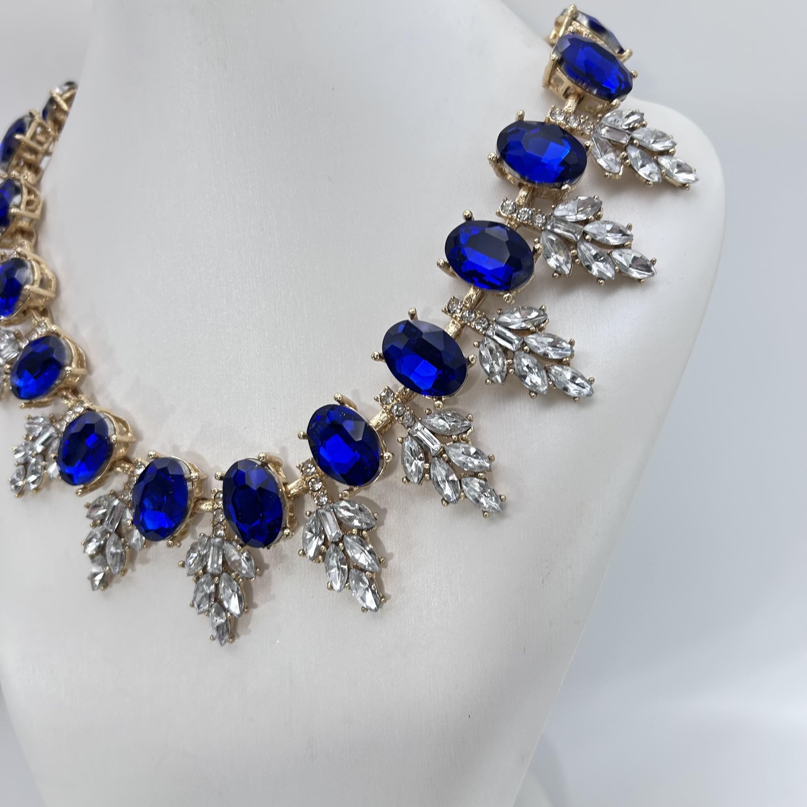 VTG Blue Rhinestone Statement Bib Necklace Gold Tone Crystal Prom Wedding Formal