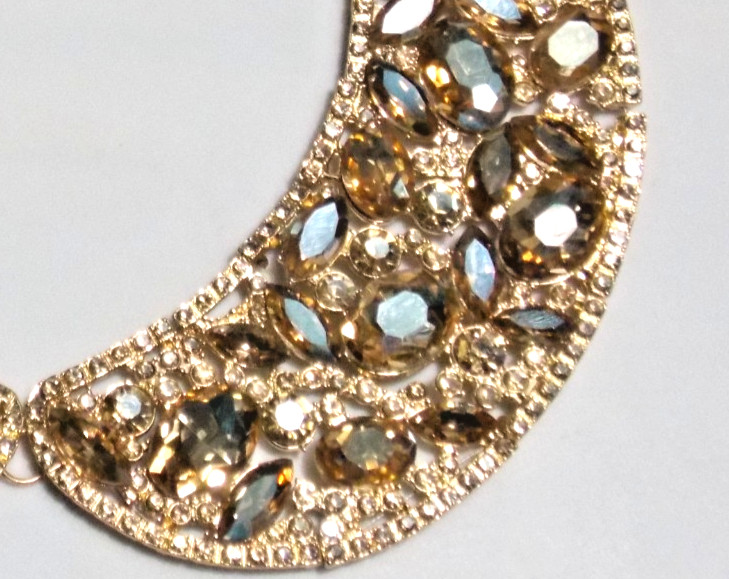 ISAAC MIZRAHI CLEAR CRYSTAL COLLAR NECKLACE GOLDTONE