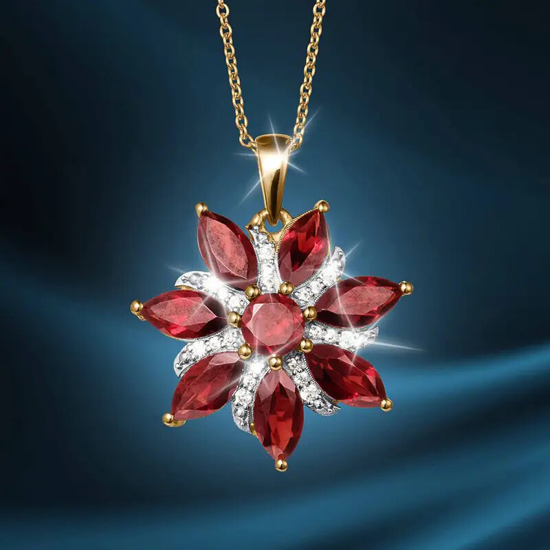 Elegant Snowflake Pendant Necklace Perfect Gift for Teens & Adults