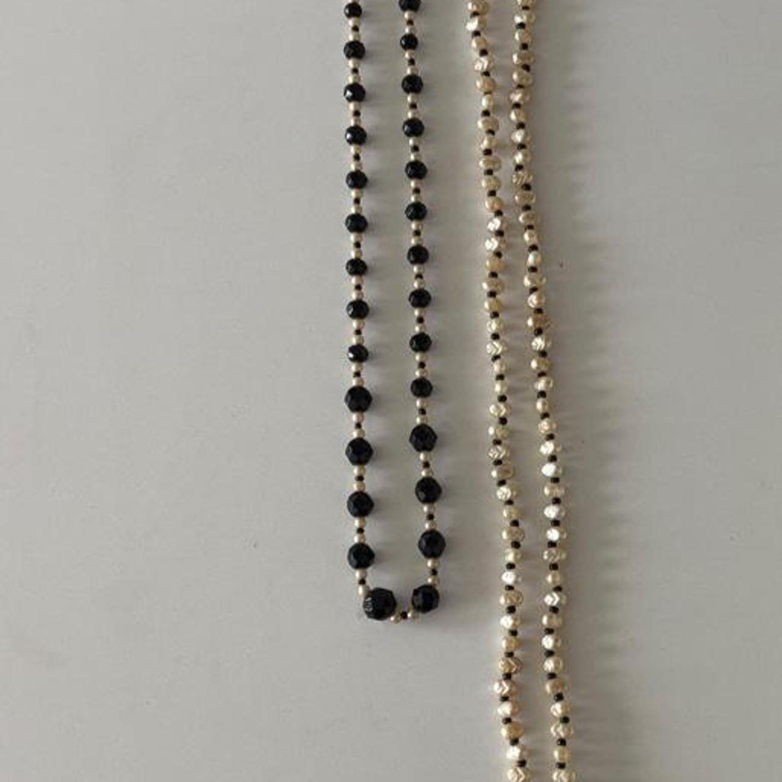 VTG Black and cream pearl necklace