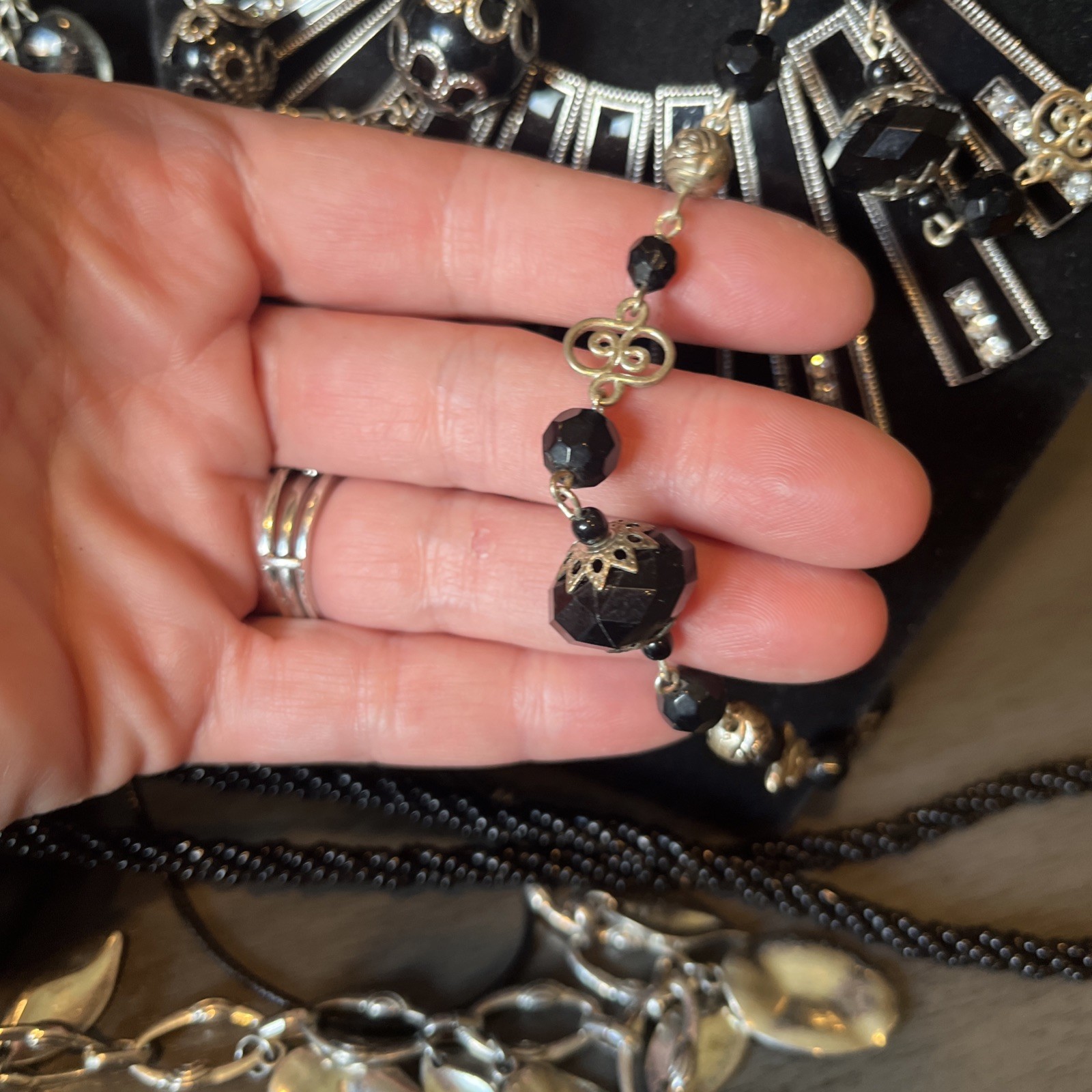Jewelry Fashion lot Necklace Bracelet Earrings Estate Finds Bundle Bulk Women’s