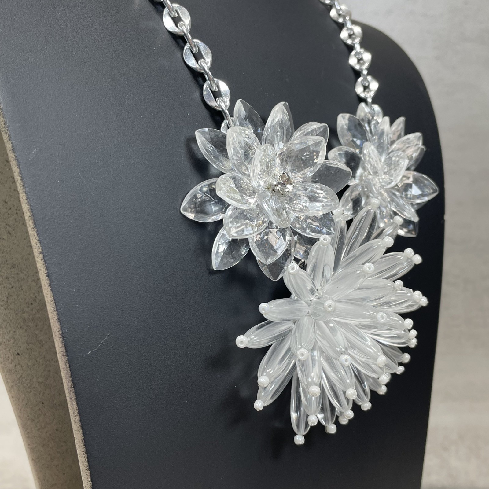Chunky Clear Acrylic Flower Cluster Statement Bib Necklace Silver Tone Chain