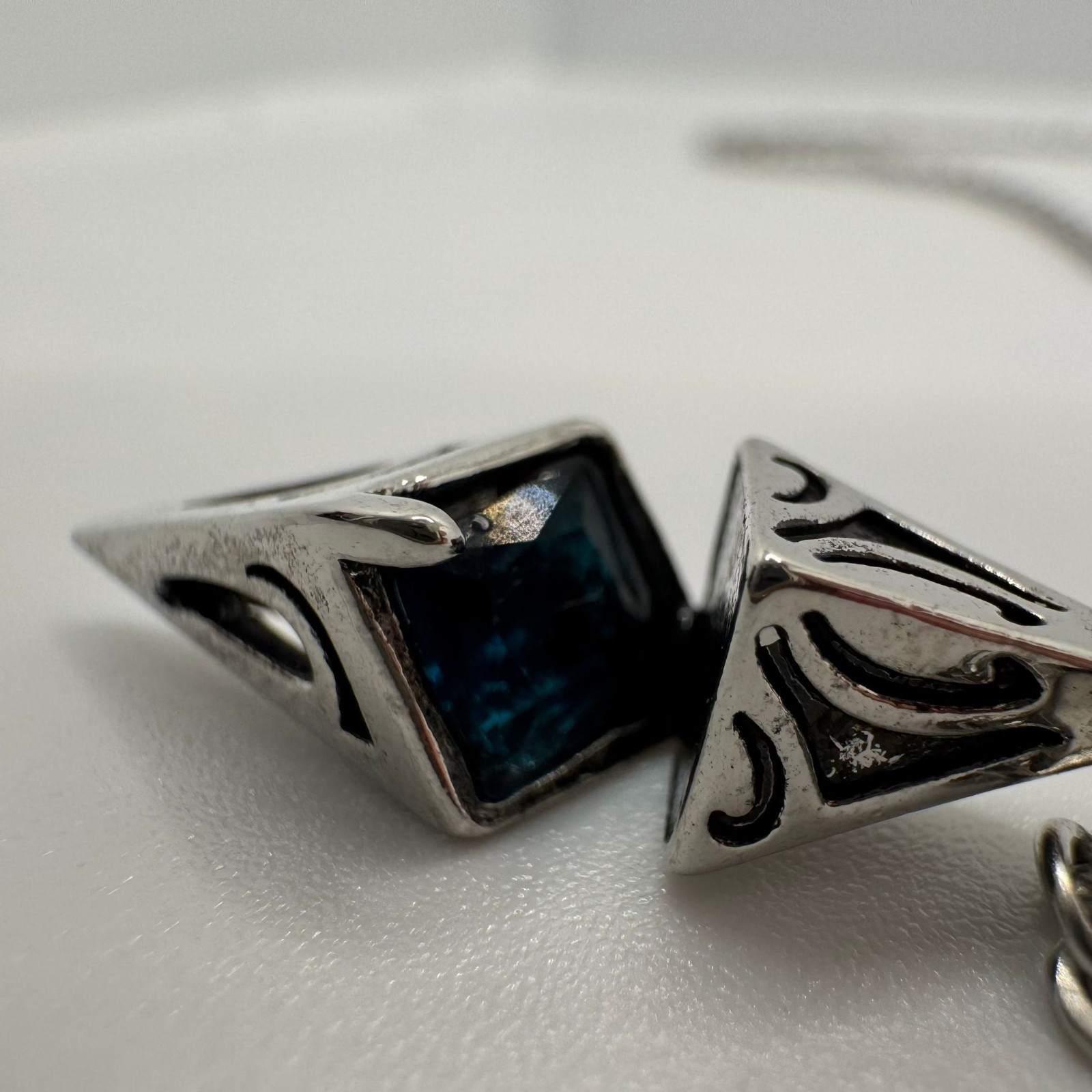 Modern Geometric Blue Stone Pendant Necklace Silver Tone Fashion Jewelry