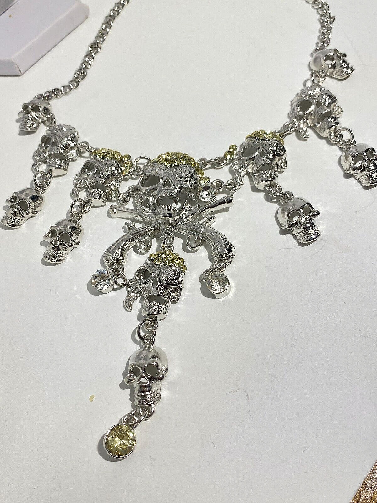 SKULLS PIRATE SKULLS CROSSED PISTOLS MAGNIFICENT SILVER PLATED NECKLACE