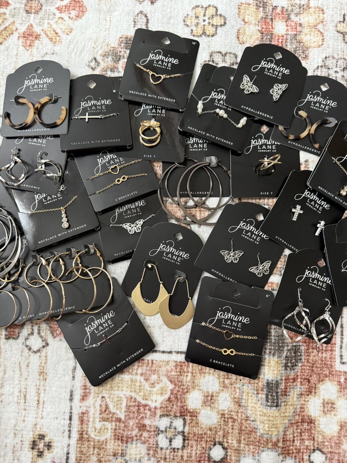 Wholesale bulk lot jewelry 50 pieces rings bracelets necklace earrings USA