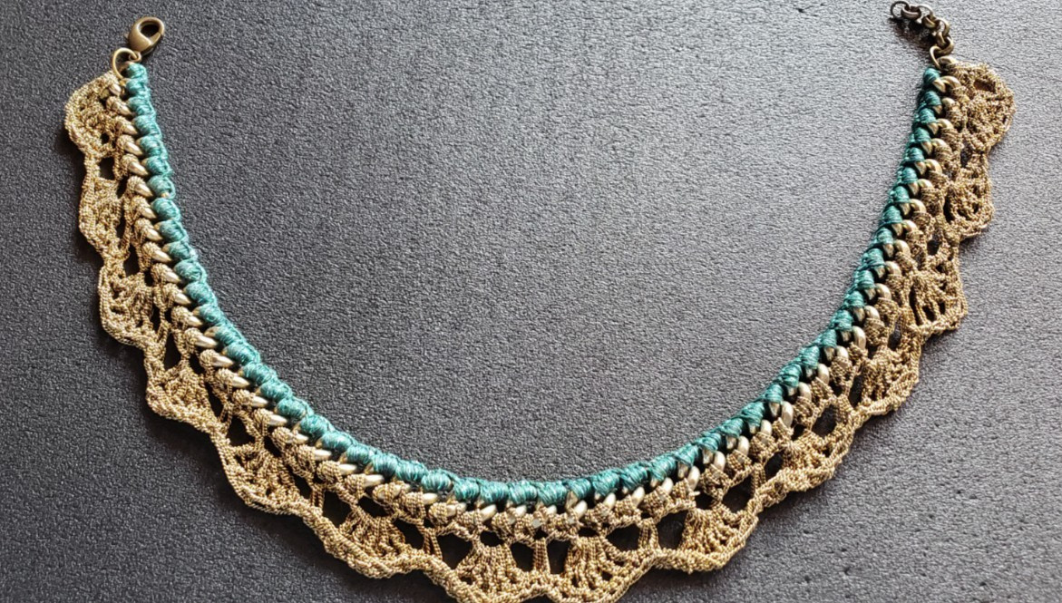 VENESSA ARIZAGA NECKLACE/CHOKER – WOVEN BRASS CHAIN MESH – SILK/COTTON BRAIDED