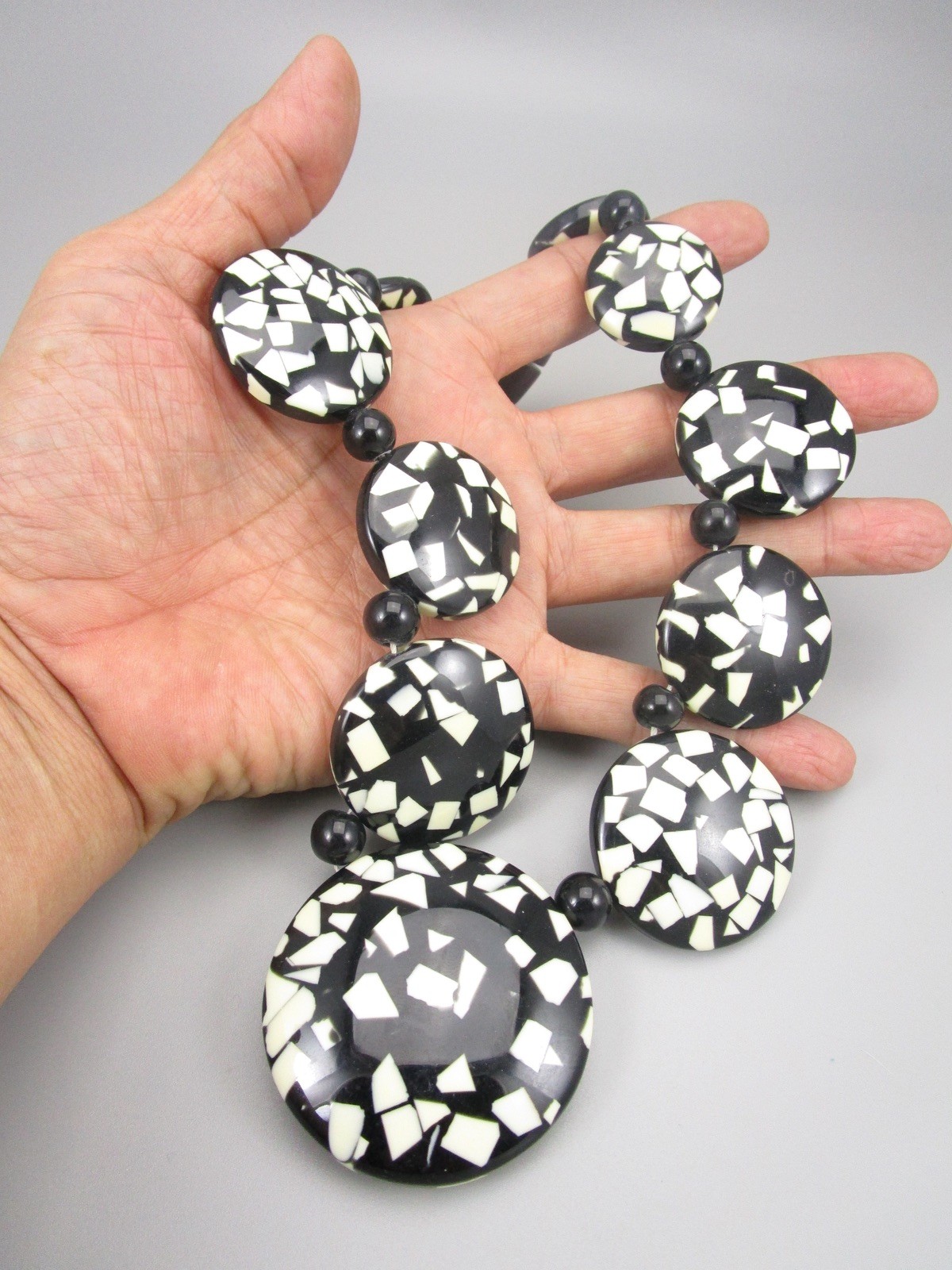 DRAMATIC MARION GODART BLACK & WHITE CONFETTI RESIN CHOKER NECKLACE – FRANCE