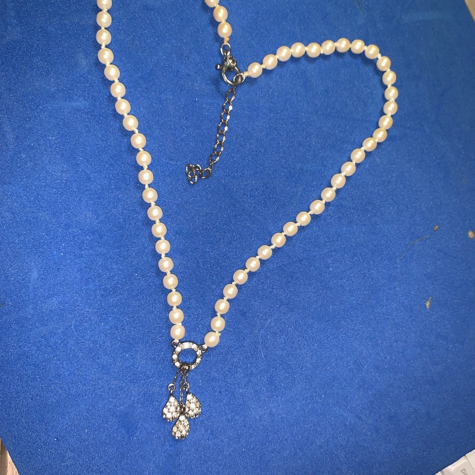 Youth pearls+3 Crystal pendant/silver tone/ lobster clasp/ Extension/ 10in.+3in
