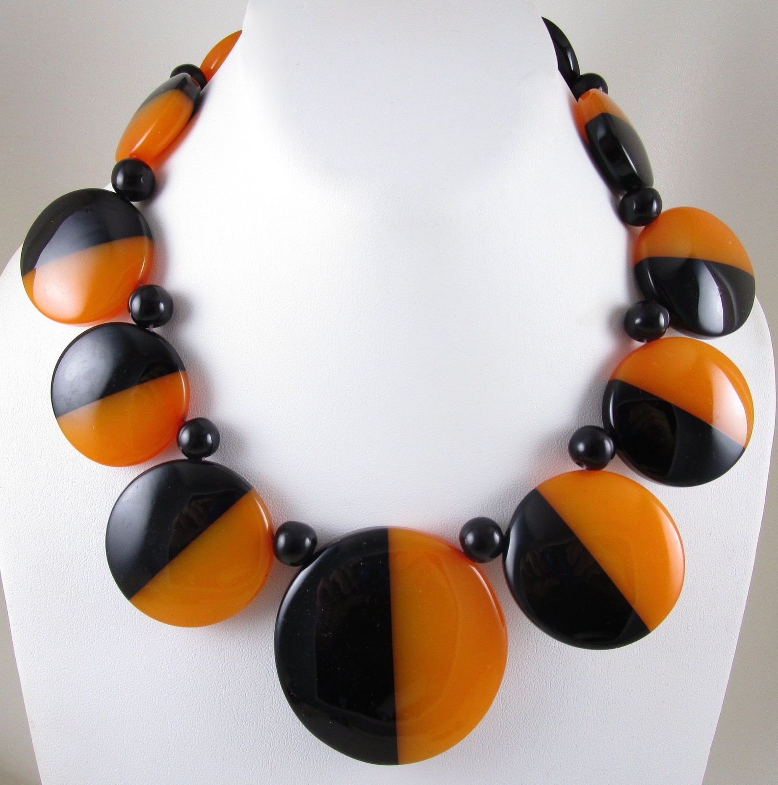 GRAPHIC MARION GODART BLACK & BUTTERSCOTCH RESIN CHOKER NECKLACE – FRANCE