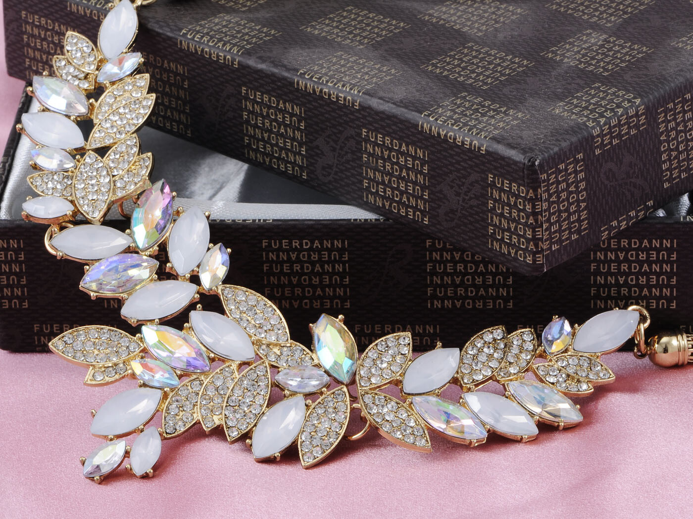 New Golden Tone Contemporary White Clear Rhinestone Fashion Jewelry New Necklace