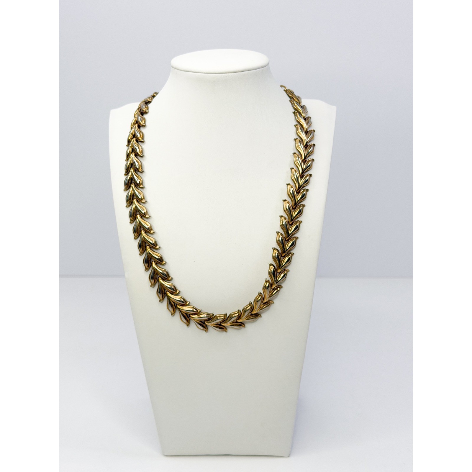 Crown Trifari Vintage Gold Tone Leaf Link Collar Necklace Statement Chic Y2K 90s