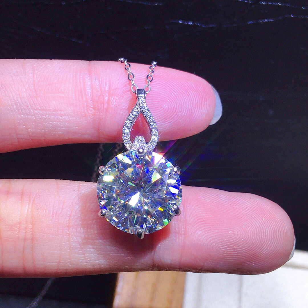 New 10mm Shinny Women Girl Jewelry Moissanite Gemstone Silver Pendant Necklaces