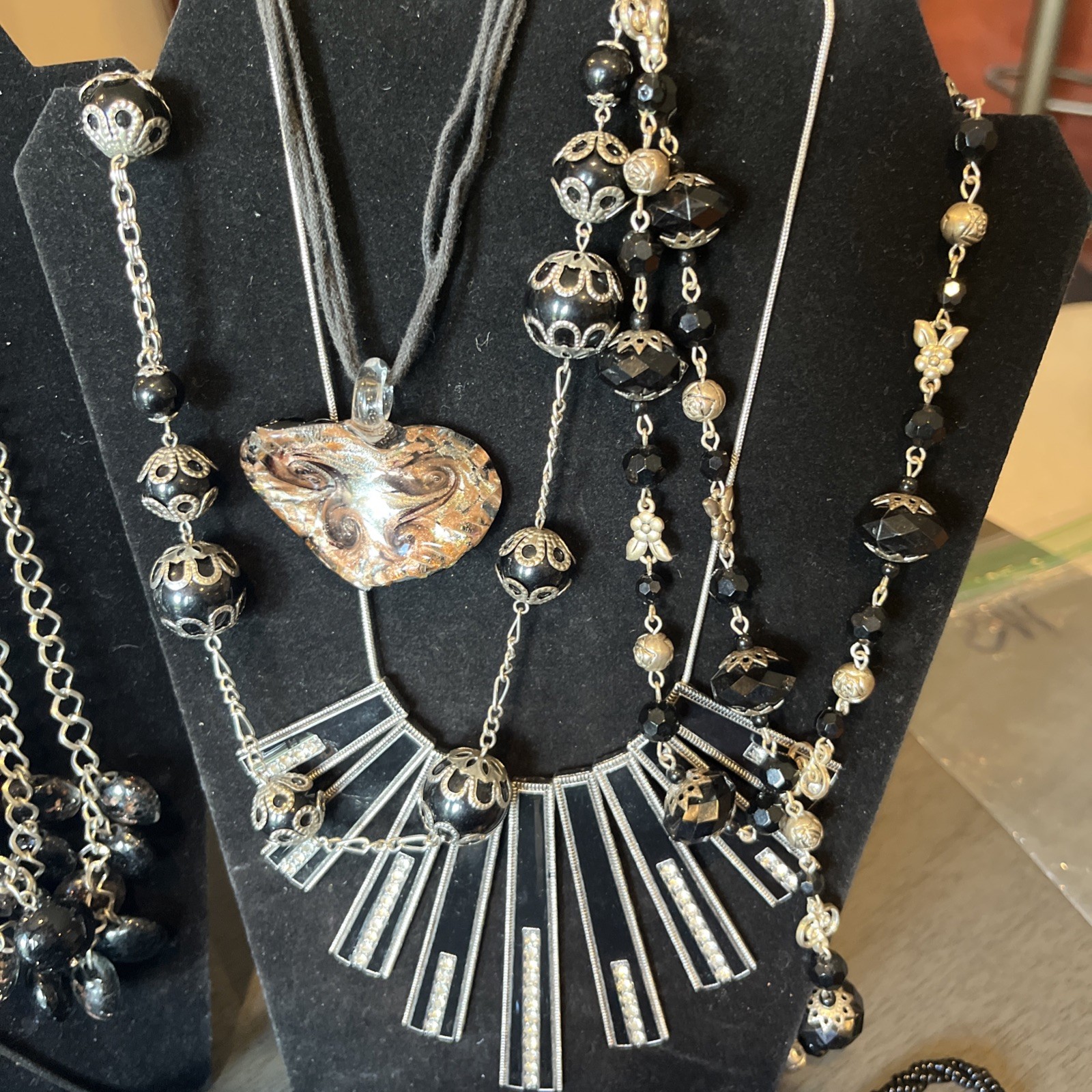 Jewelry Fashion lot Necklace Bracelet Earrings Estate Finds Bundle Bulk Women’s