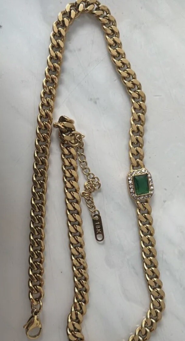 GORGEOUS 18K GOLD FILLED CURB CUBAN LINK NECKLACE PENDANT w GREEN STONE