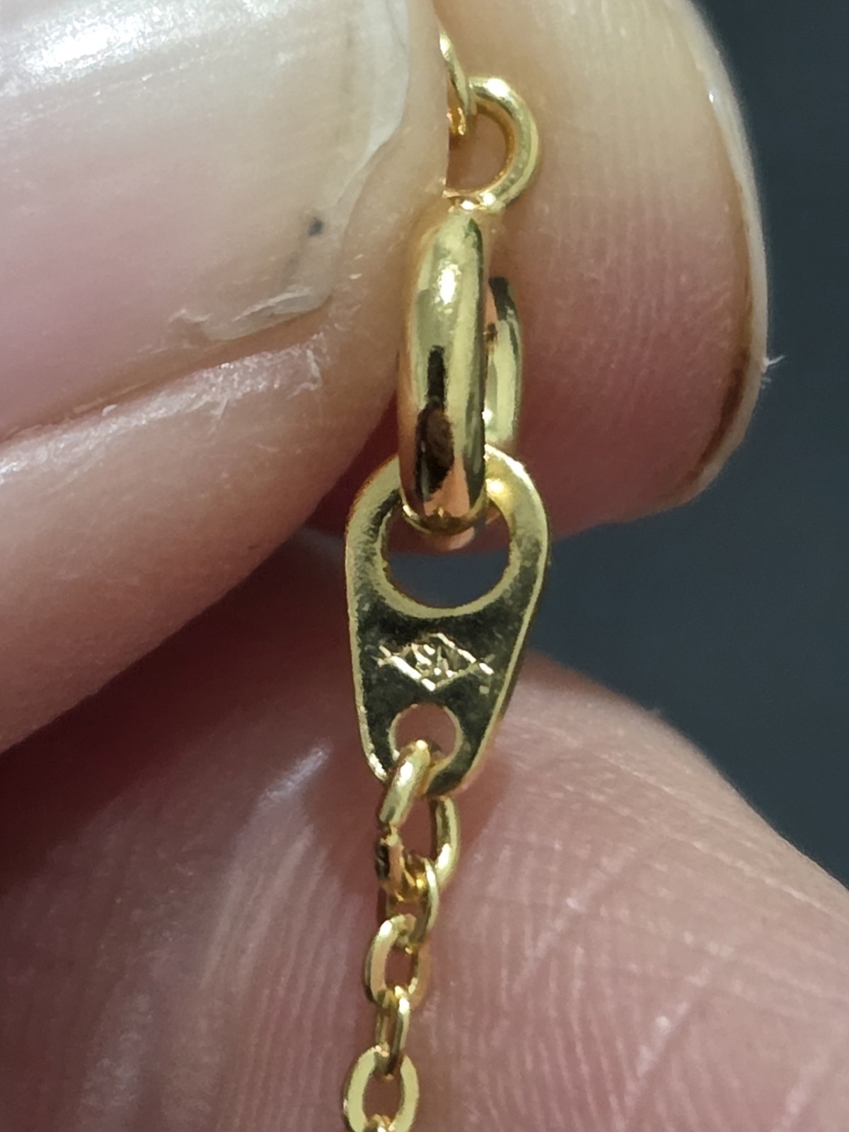 Unworn Vintage Gold Tone Ruby Red Rhinestone 15x10mm Pendant 45cm Chain