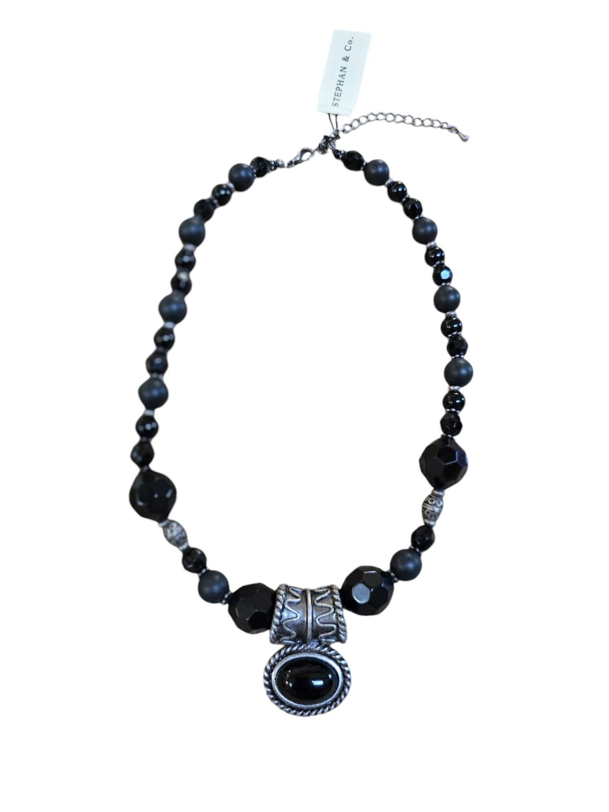 Stephan & Co Women’s Short Black Beaded Acrylic Resin Necklace NWT