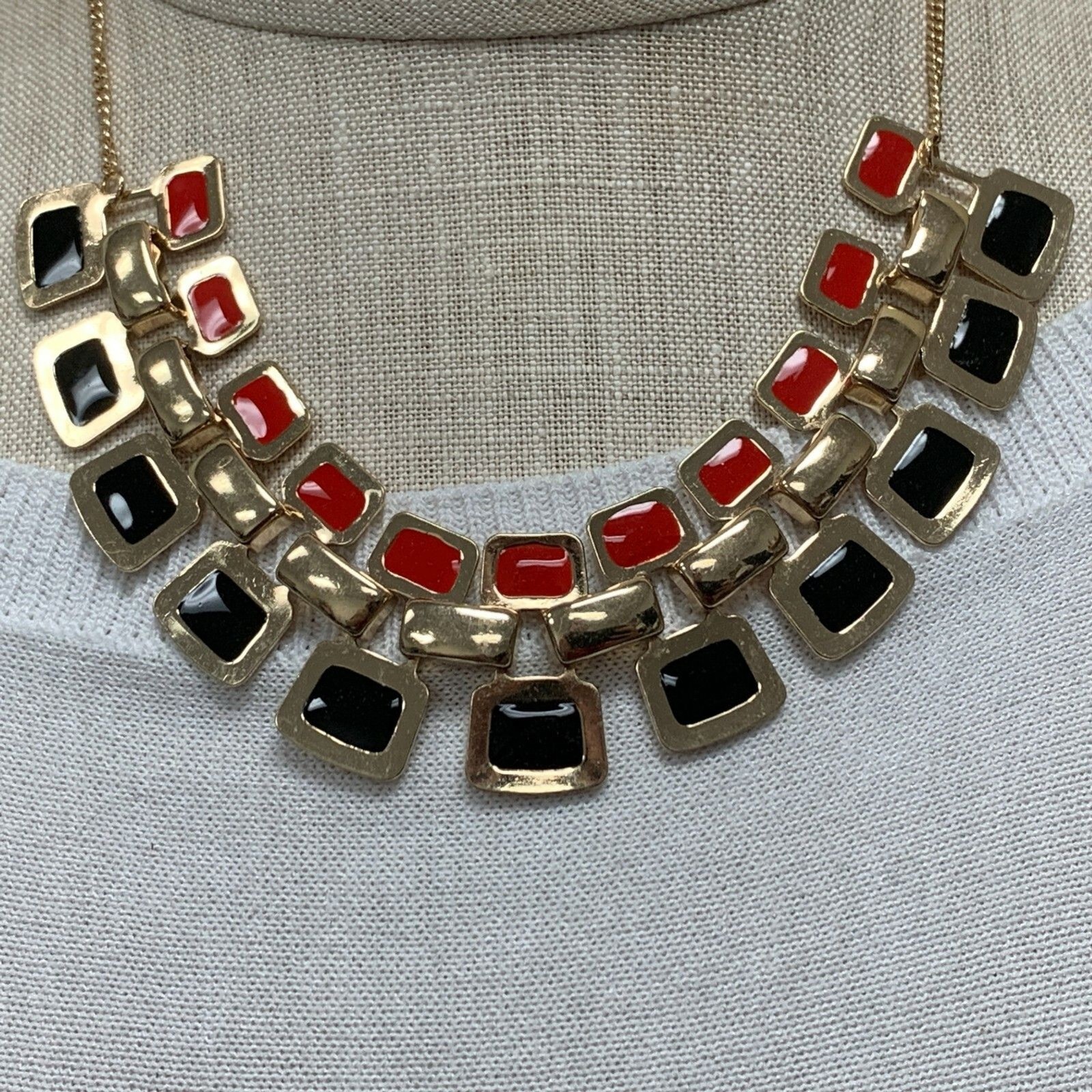 Women’s Necklace Black Red Gold-tone Multicolor NWOT