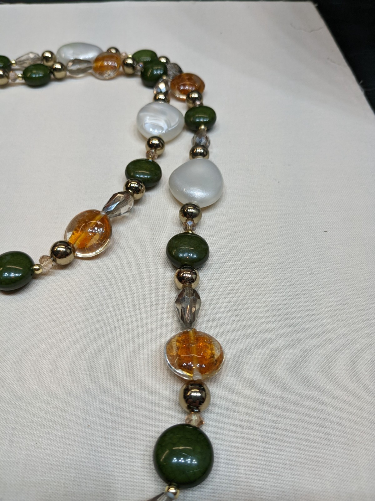 Long Beaded Necklace Green Honey White Gold Tone Lucite Acrylic Plastic ~46″