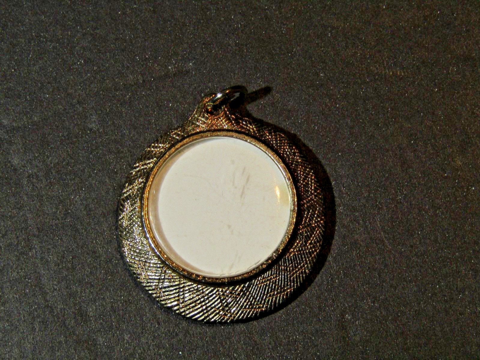 Picture Pendant (122718)