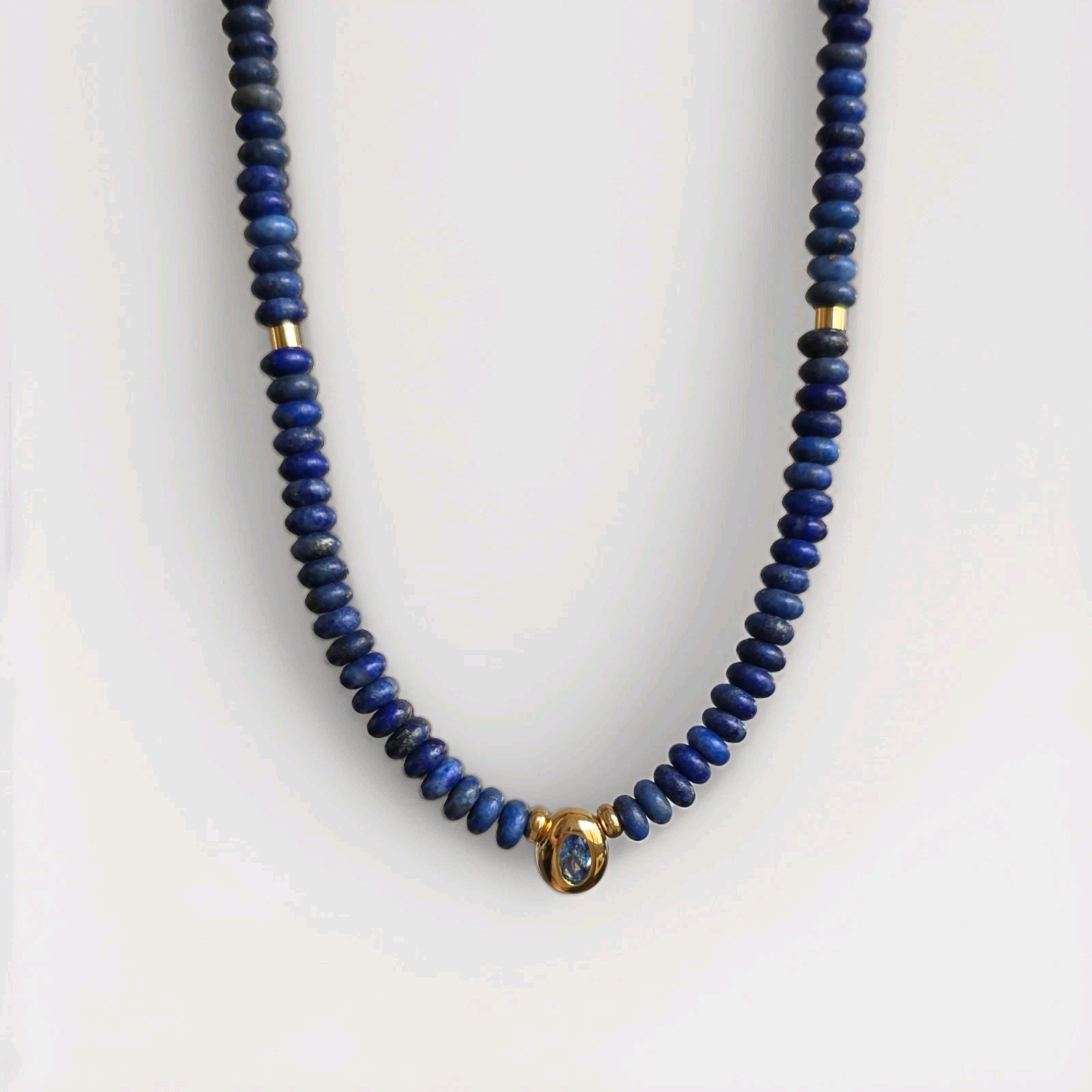 Lápiz Lazul Stones Neckles, Details In Gold Field, And Cristal Charm.