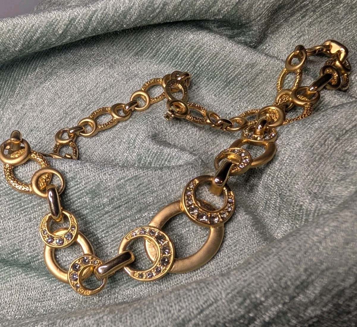 VTG Gold Tone Oval Link Statement Necklace Pavé Rhinestones Fold over Clasp