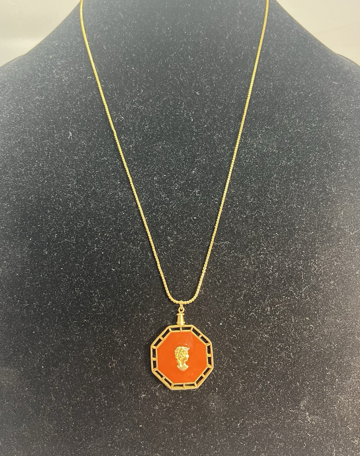 Vintage Gold Tone Chain Red Enamel Octagon Fleur de Lis Cameo Pendant Necklace