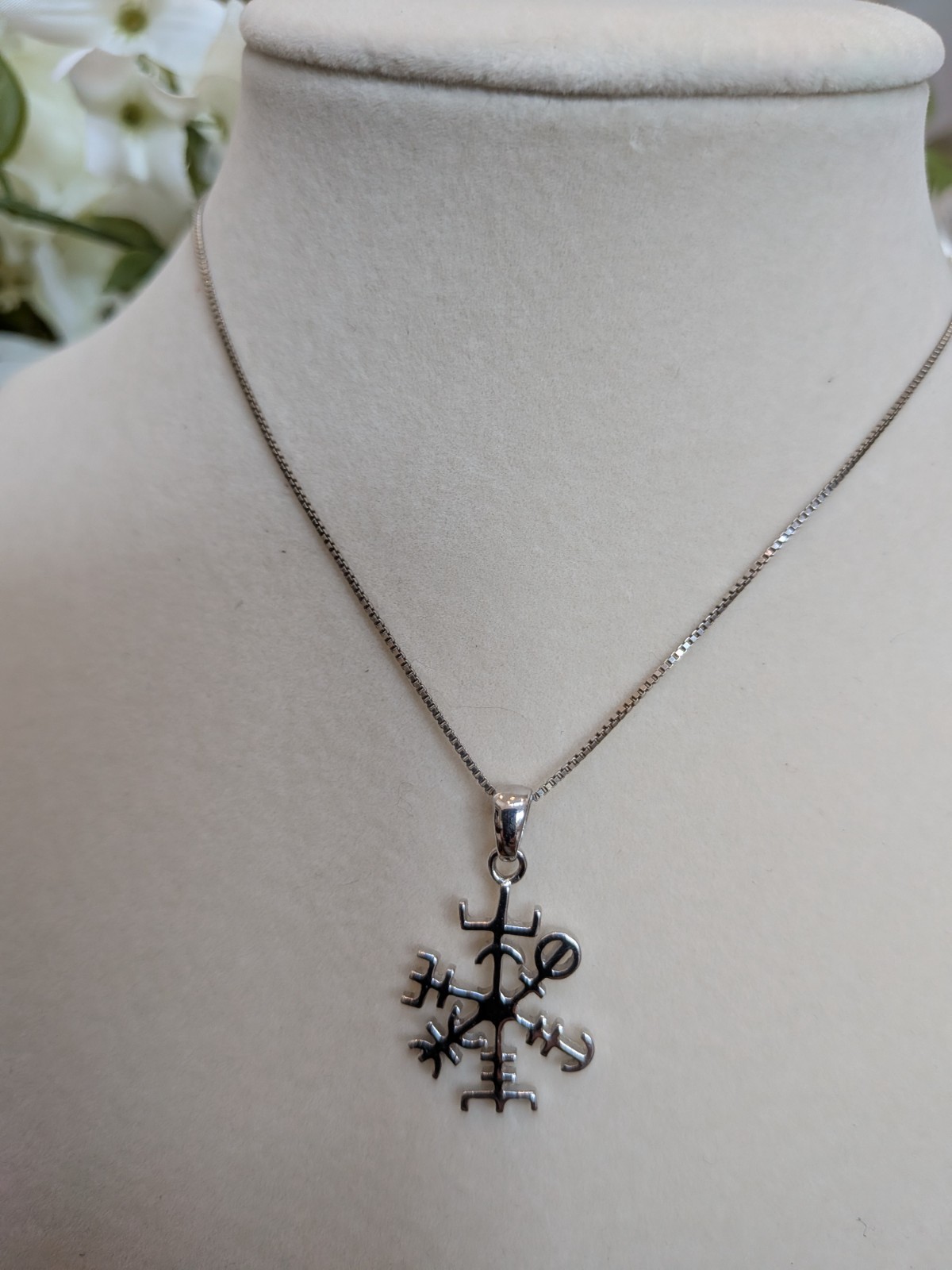 .925 silver necklace features a Vegvísir pendant, an Icelandic magical stave