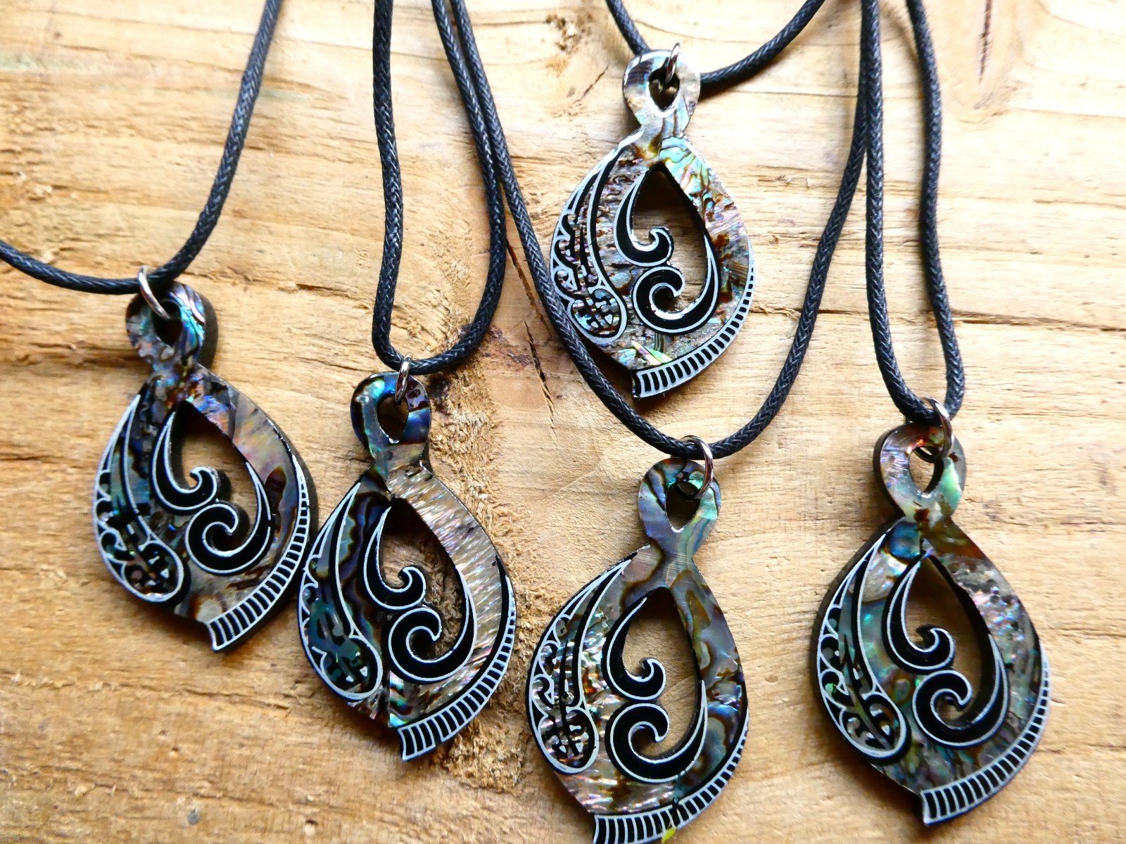 New Zealand Abalone Paua Shell Maori Pikorua Pendant Cord Necklace 48cm/19″