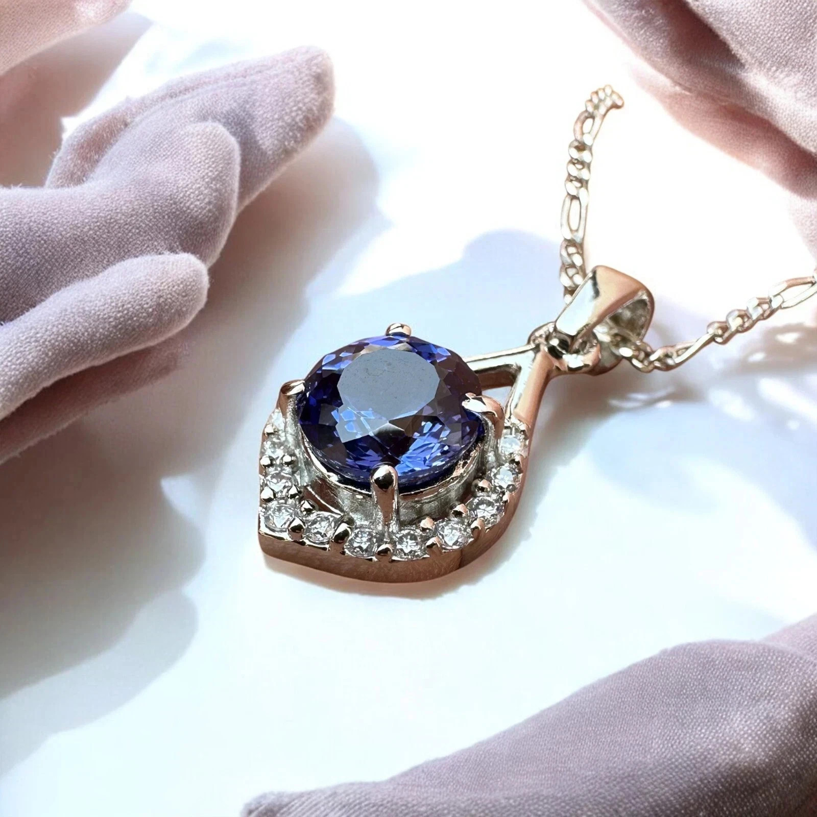 15 Ct Sterling Sliver luxurious jewelry: Natural Blue Sapphire Certified Gems