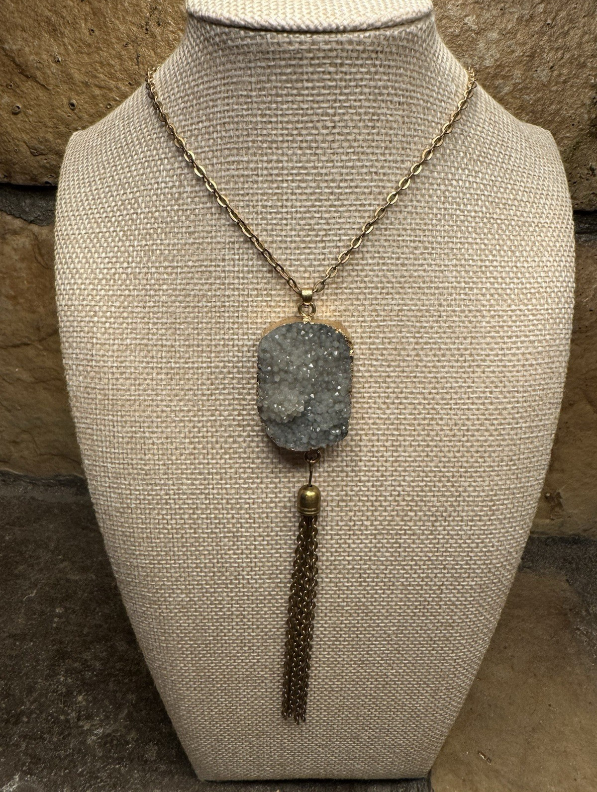 Retro Gold Tone Gray Druzy-Style Pendant Tassel Cable Necklace 18in