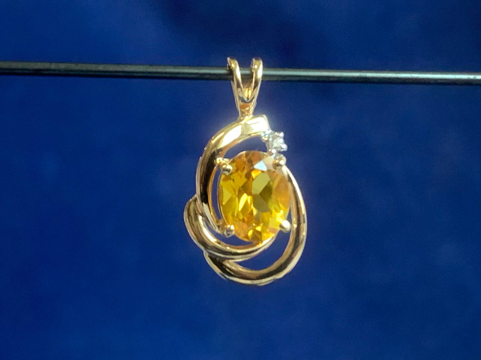 14K Yellow Gold Diamond Accent Pendant 2.44g Fine Jewelry Citrine Color *READ*