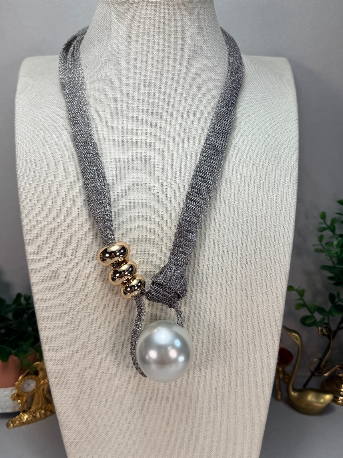 Zara Runway Pearl Pendant Mesh Necklace NWOT Statement Piece