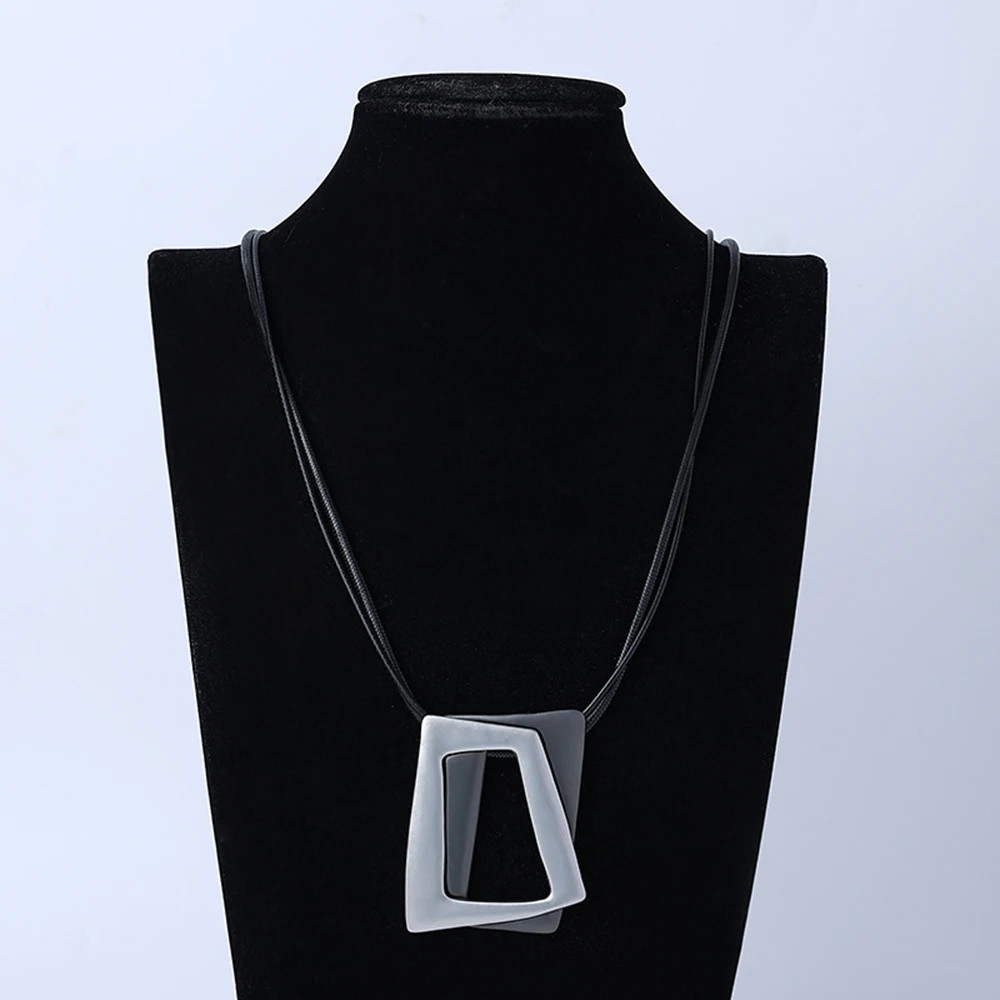2023 Sweater Chain Long Necklace Trendy Zinc Alloy Metal Gold Color Necklaces