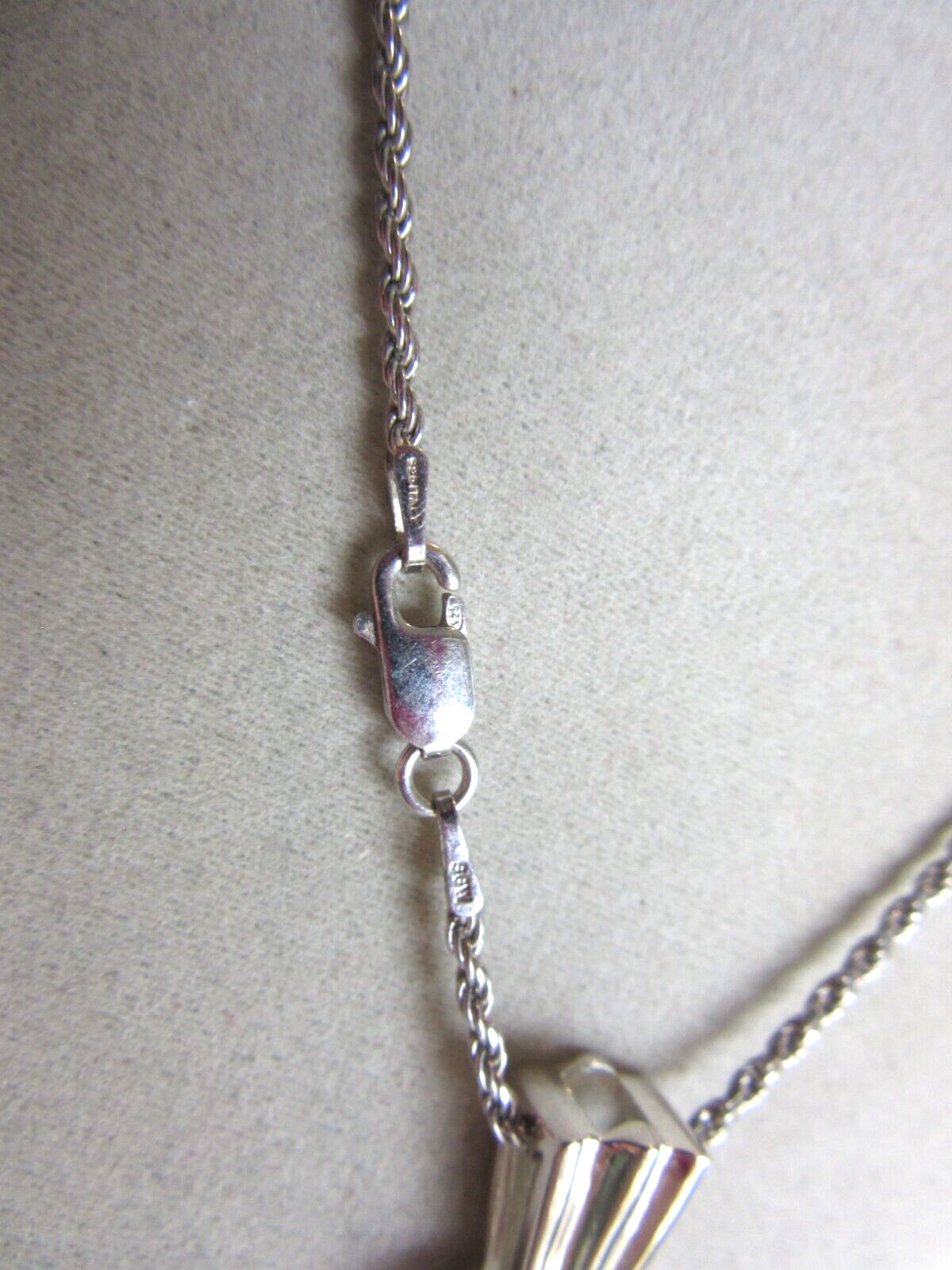 925 silver lab created CZ pendant on an 18″ long 925 Italy silver rope chain