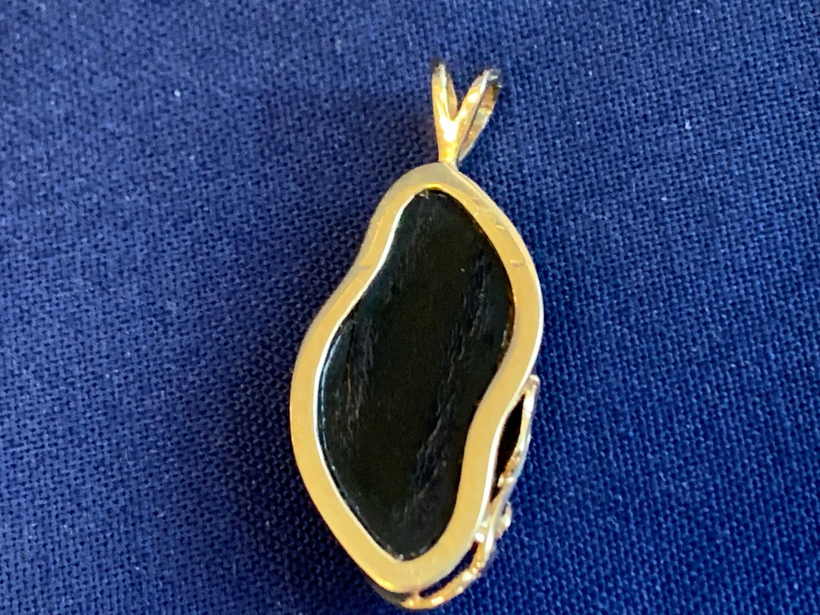 14k Yellow Gold Pendant 2.44g Fine Jewelry Onyx Look Stone Charm *READ*