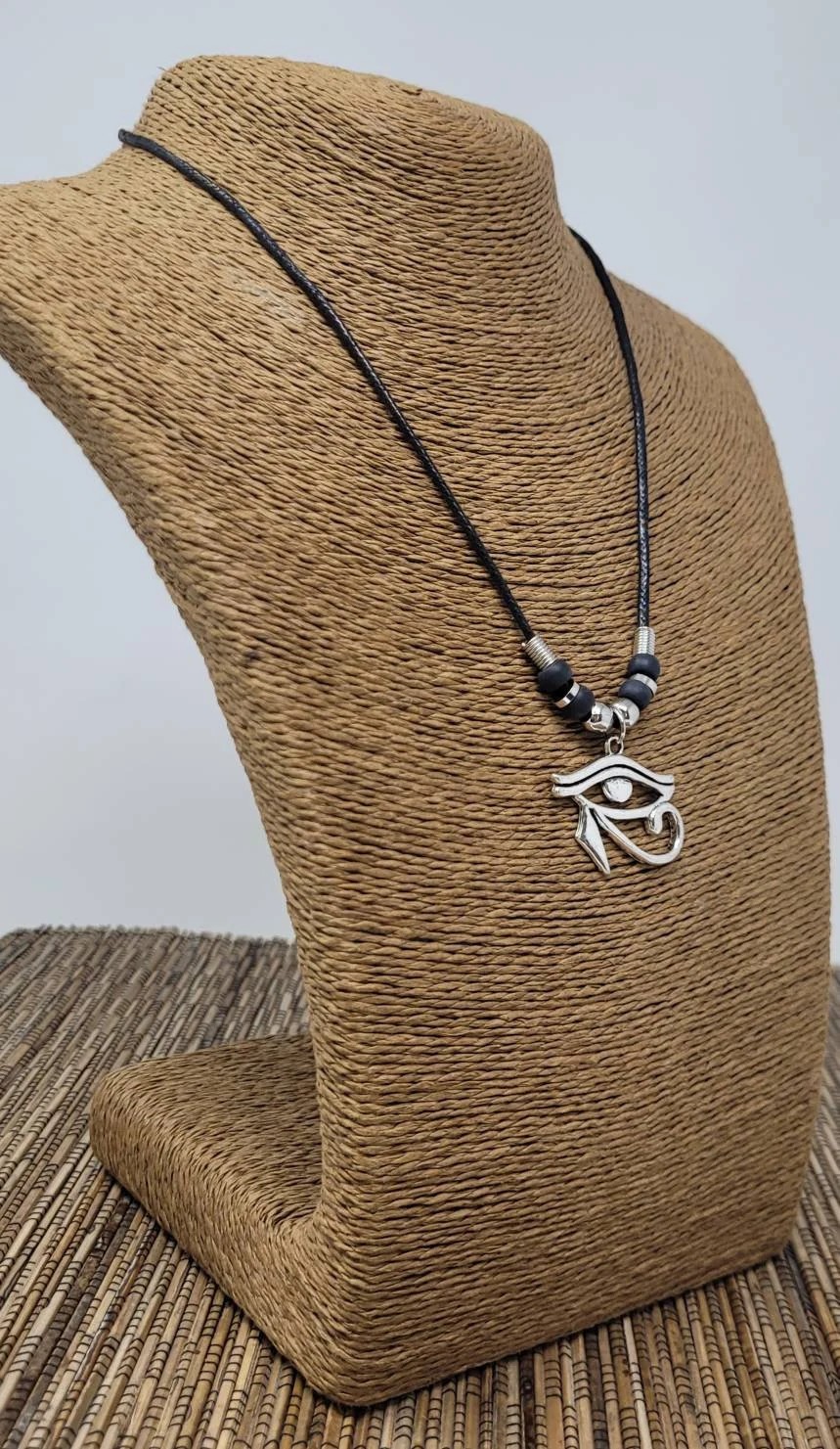 Eye of Horus Necklace Silver Tone Egyptian Protection Pendant Unisex Spiritual