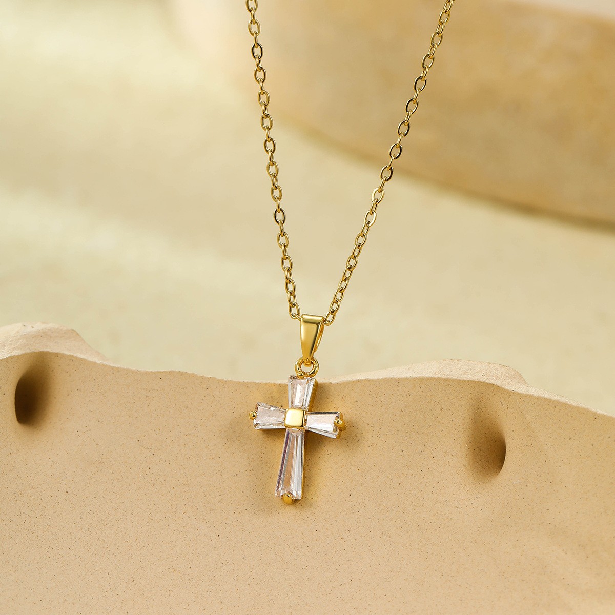 18K gold stainless steel geometric cross pendant inlaid with white zircon collar