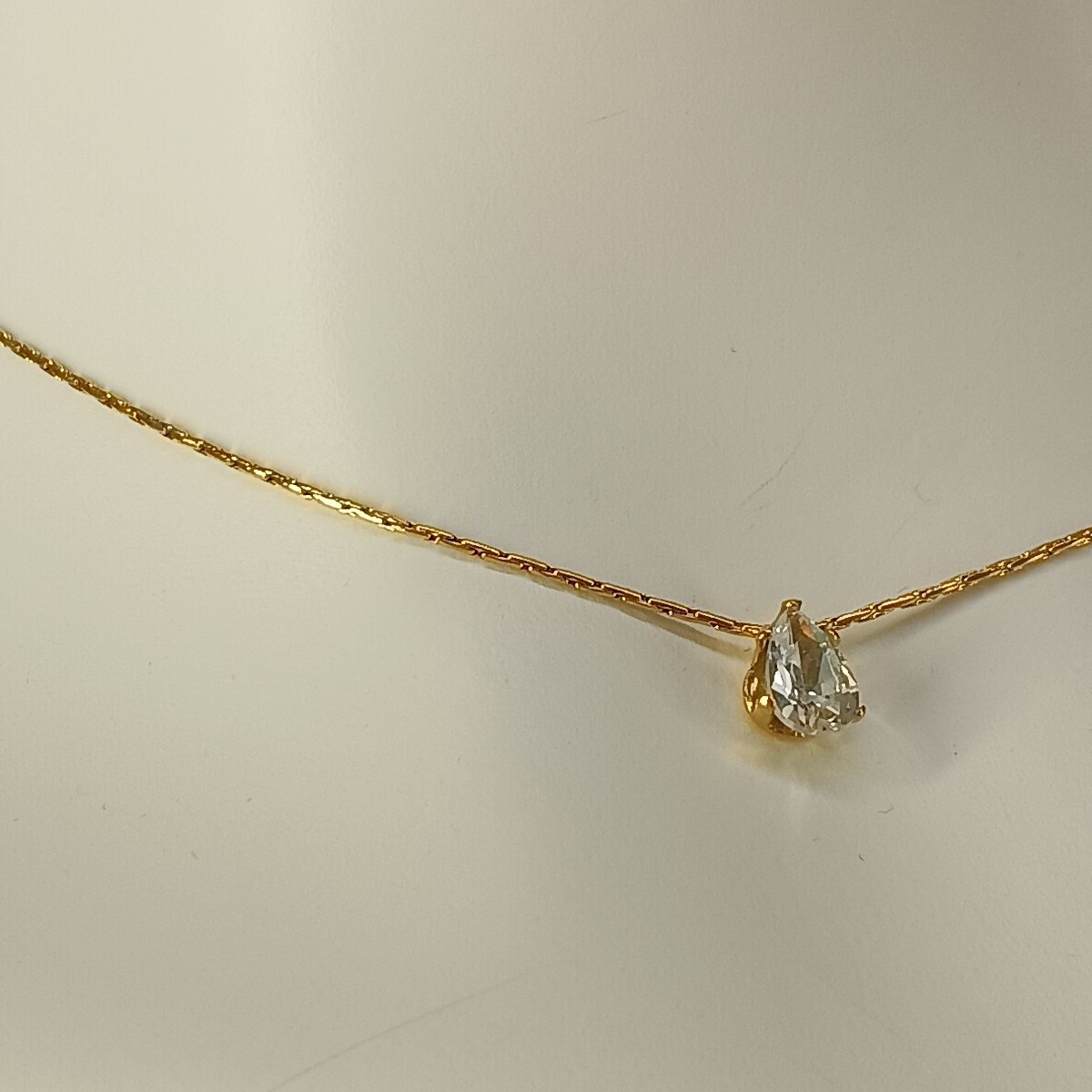 Women Choker Crystal Pendant Necklace Stainless Gold 14″ Length One Size
