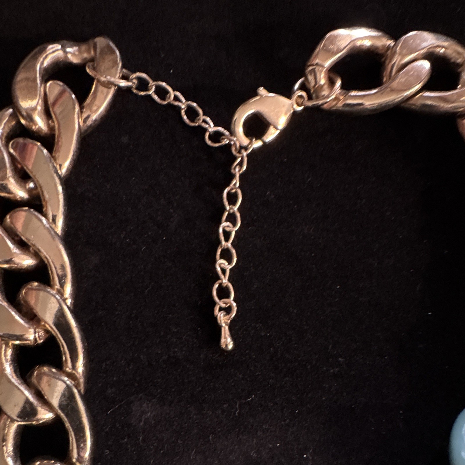 Vintage necklace features turquoise-blue acrylic resin w chunky gold chain