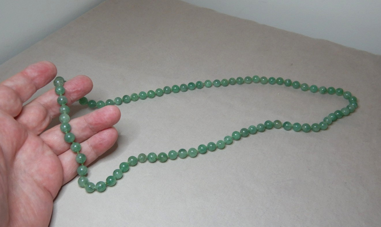 VINTAGE CHINESE KNOTTED JADE BEADED NECKLACE 77.5cm LONG 4120