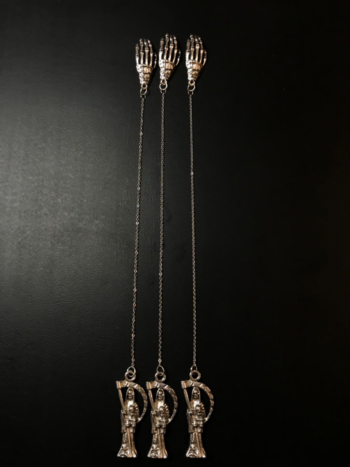 Santa Muerte pendulum Silver 7″ inch chain (Handmade with love) FREE SHIPPING